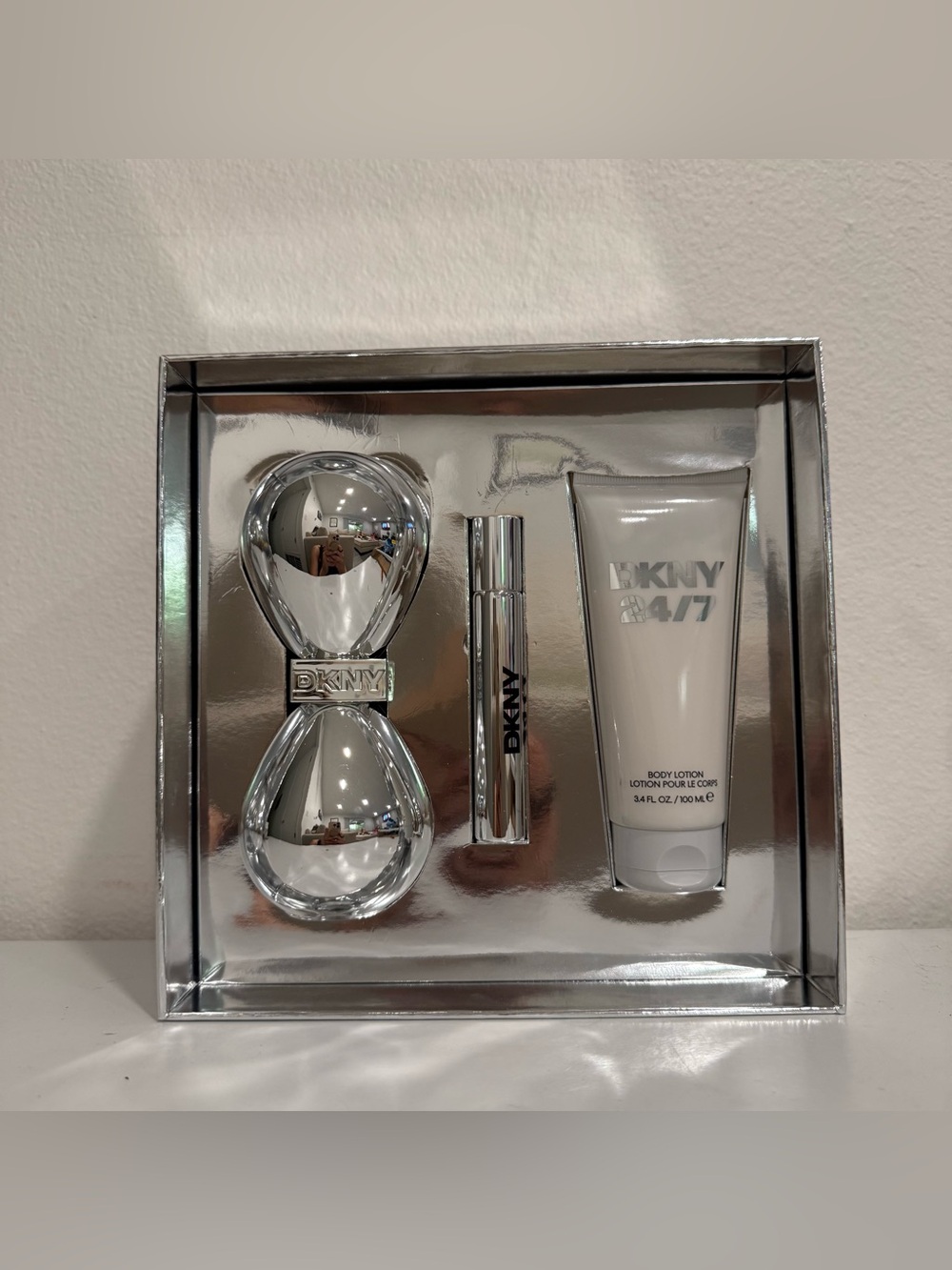 DKNY 24/7 Perfume, Travel Spray & Body Lotion Gift Set